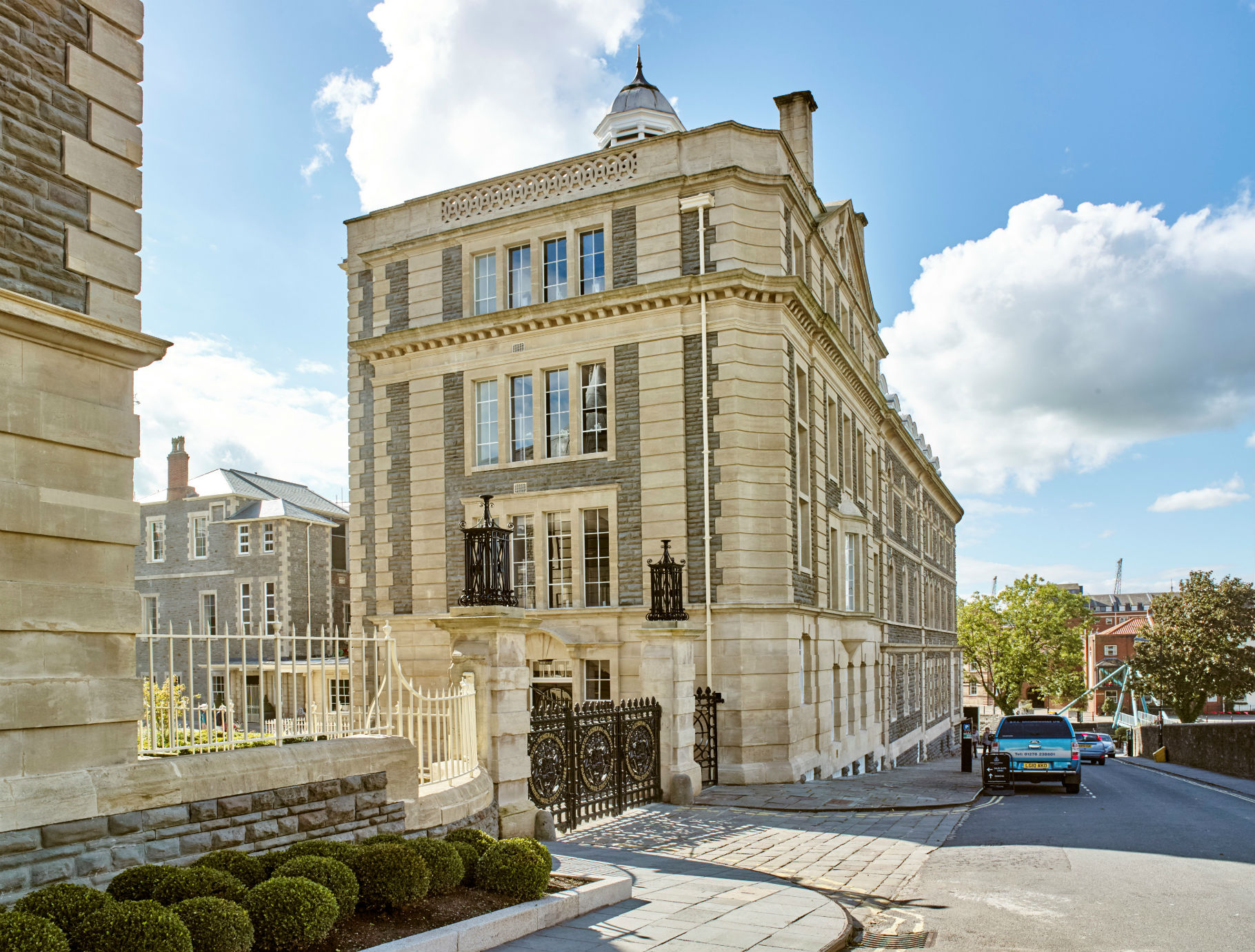 Five beautiful houses for sale in Bristol